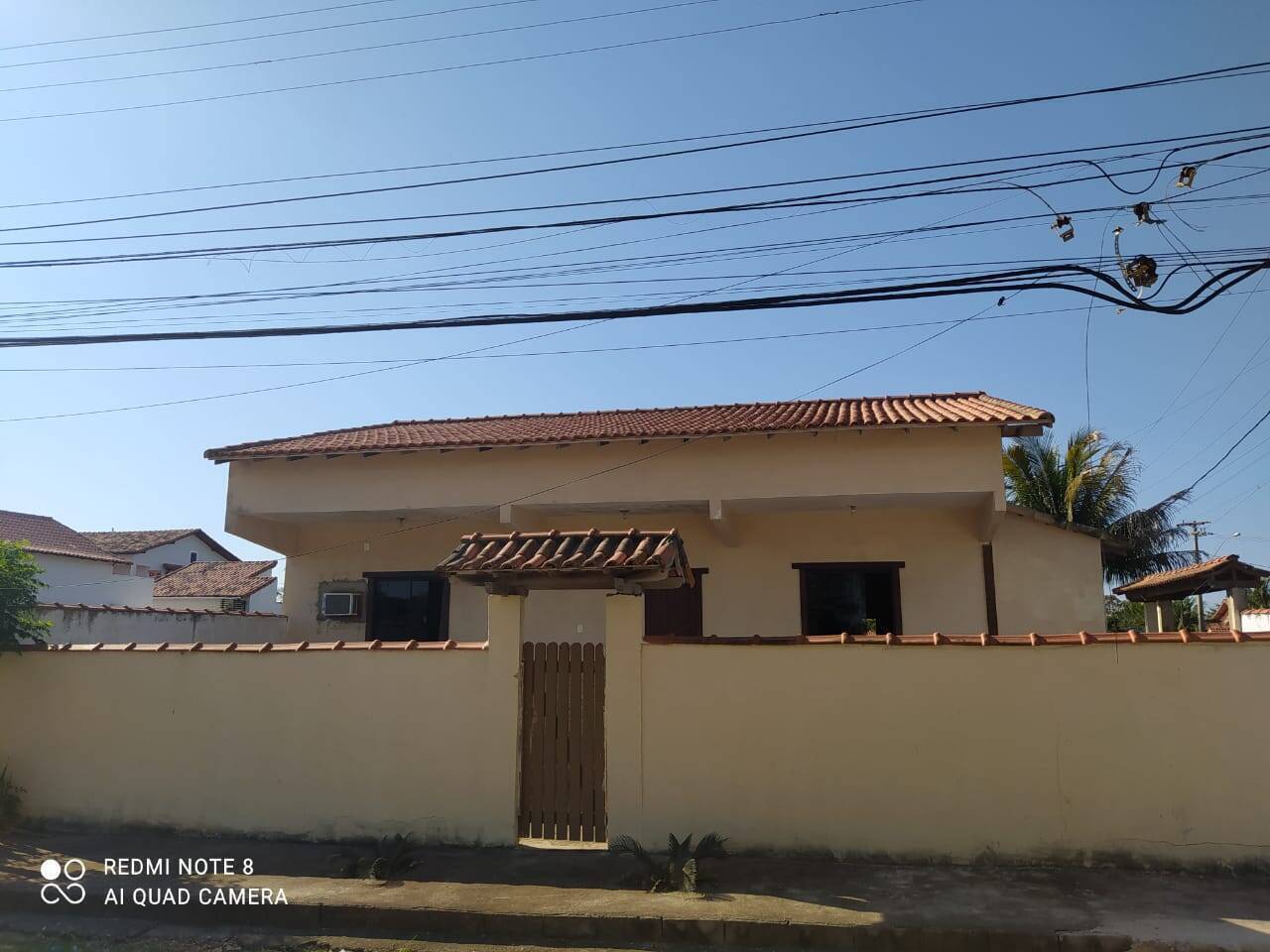Casa à venda no centro de Praia Seca!