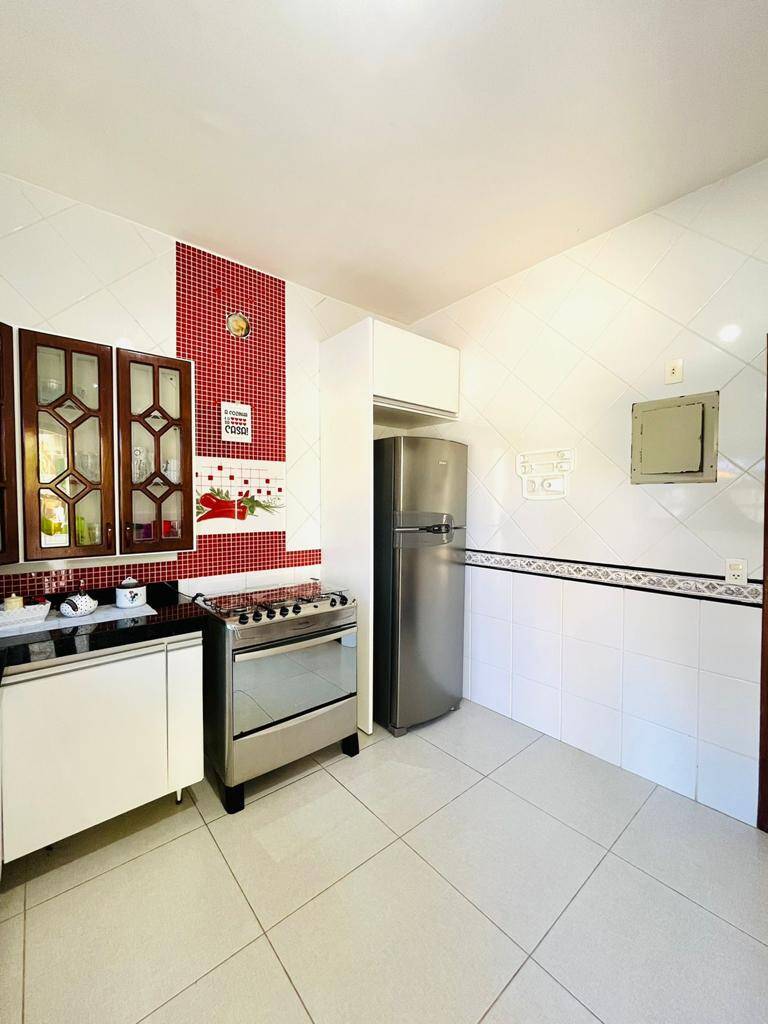 Casa de Condomínio à venda com 4 quartos, 240m² - Foto 10