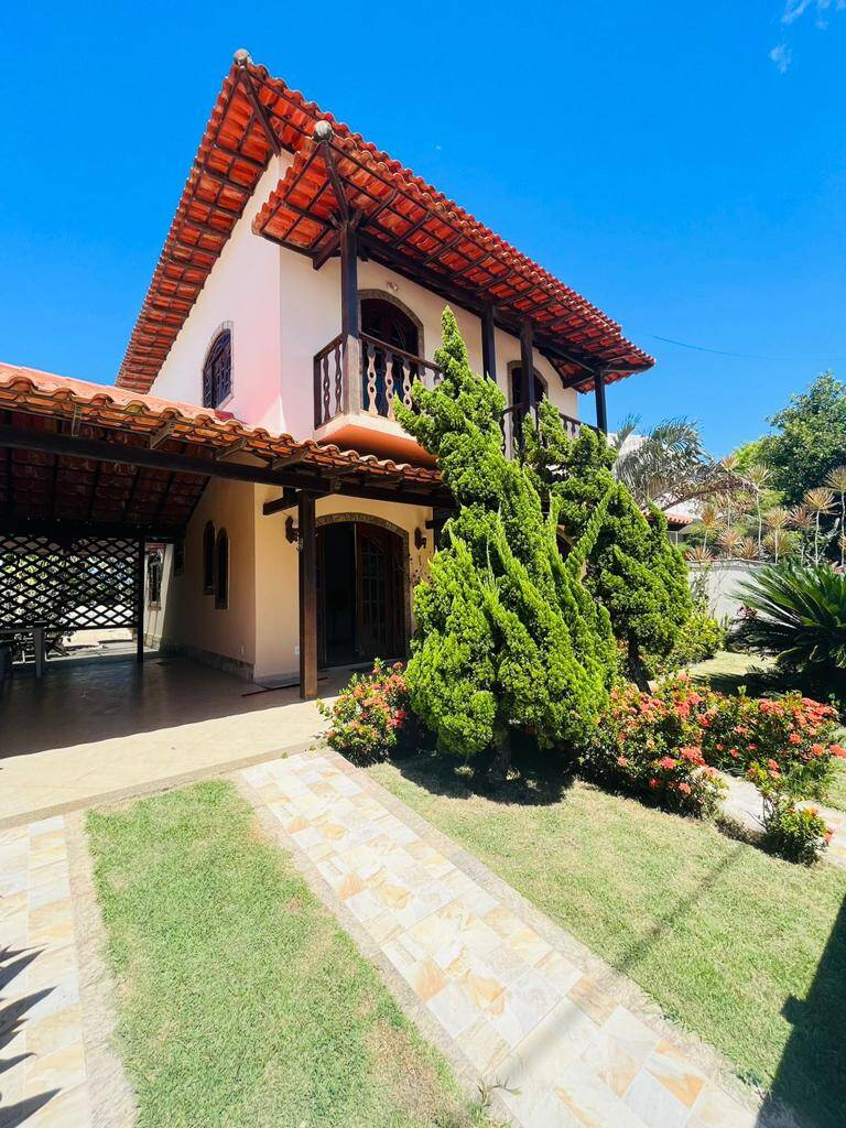 Casa de Condomínio à venda com 4 quartos, 240m² - Foto 1
