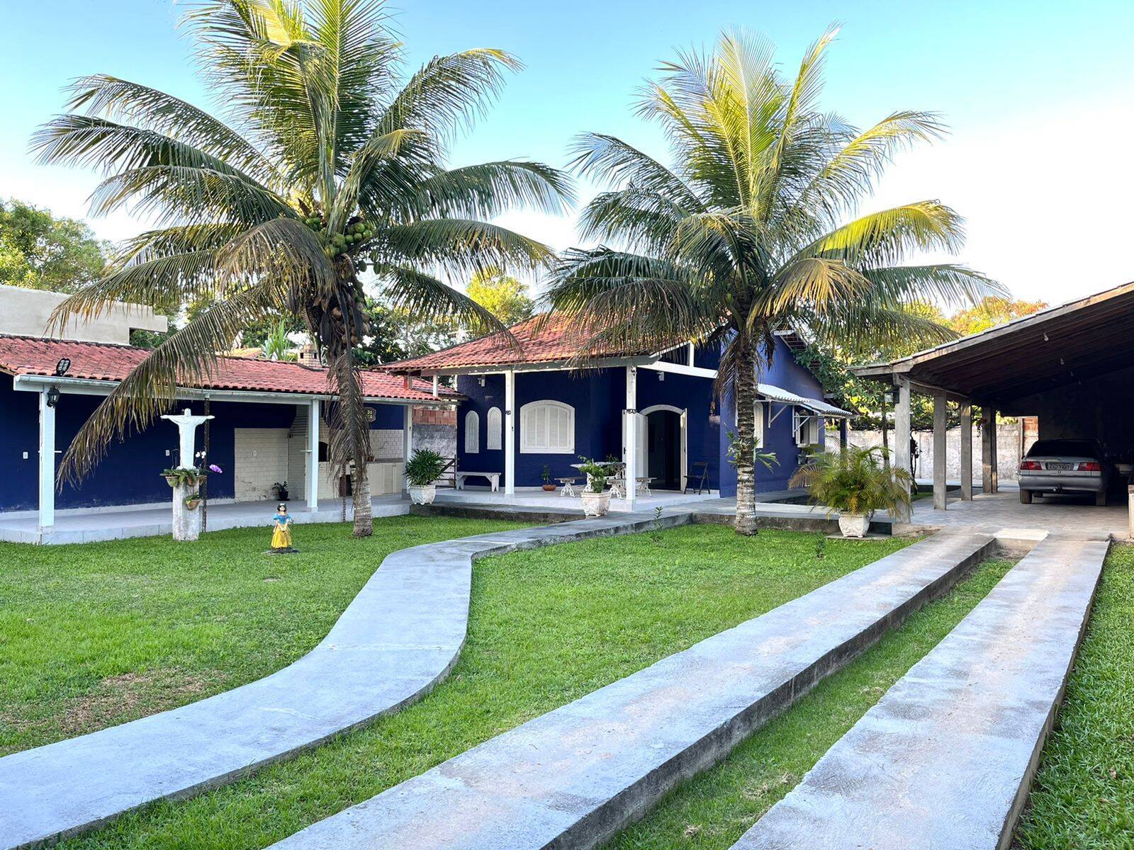 Casa linear com ótimo espaço de terreno em Pernambuca