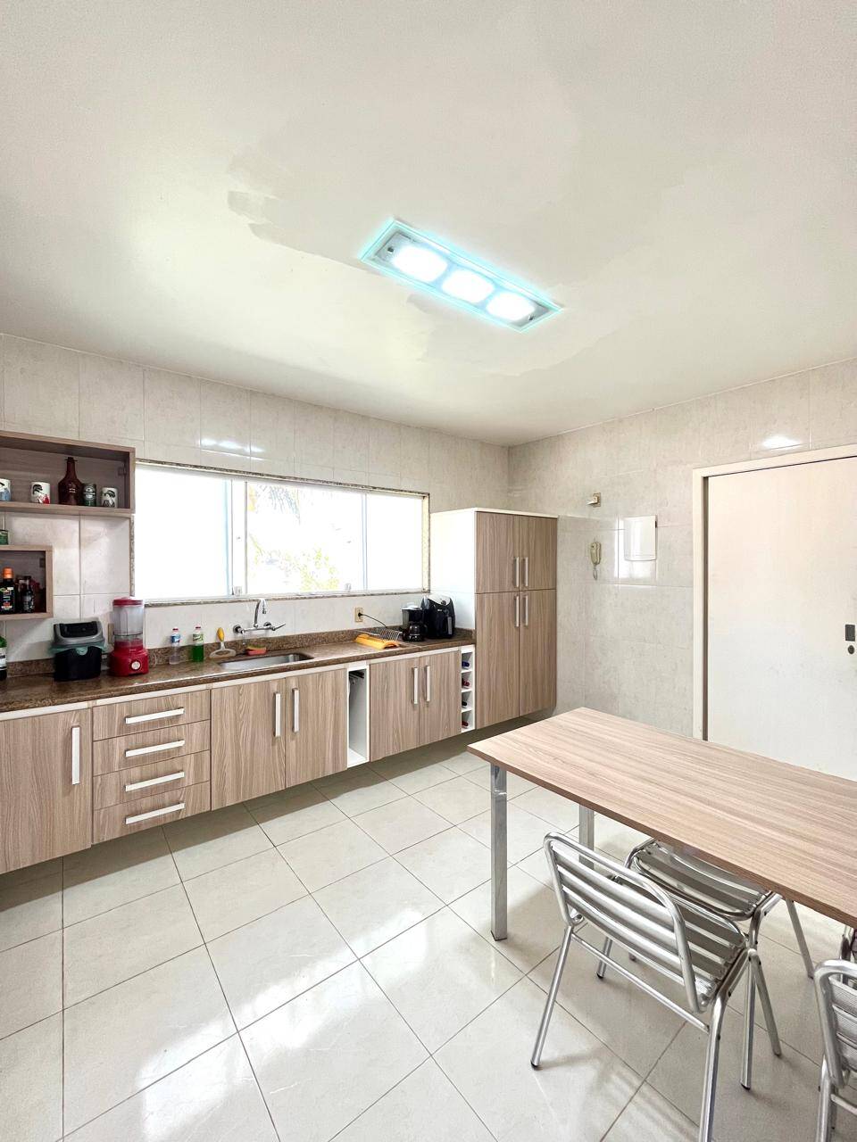 Casa de Condomínio à venda com 4 quartos, 206m² - Foto 10