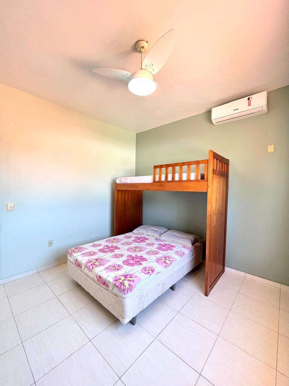 Casa de Condomínio à venda com 4 quartos, 206m² - Foto 24