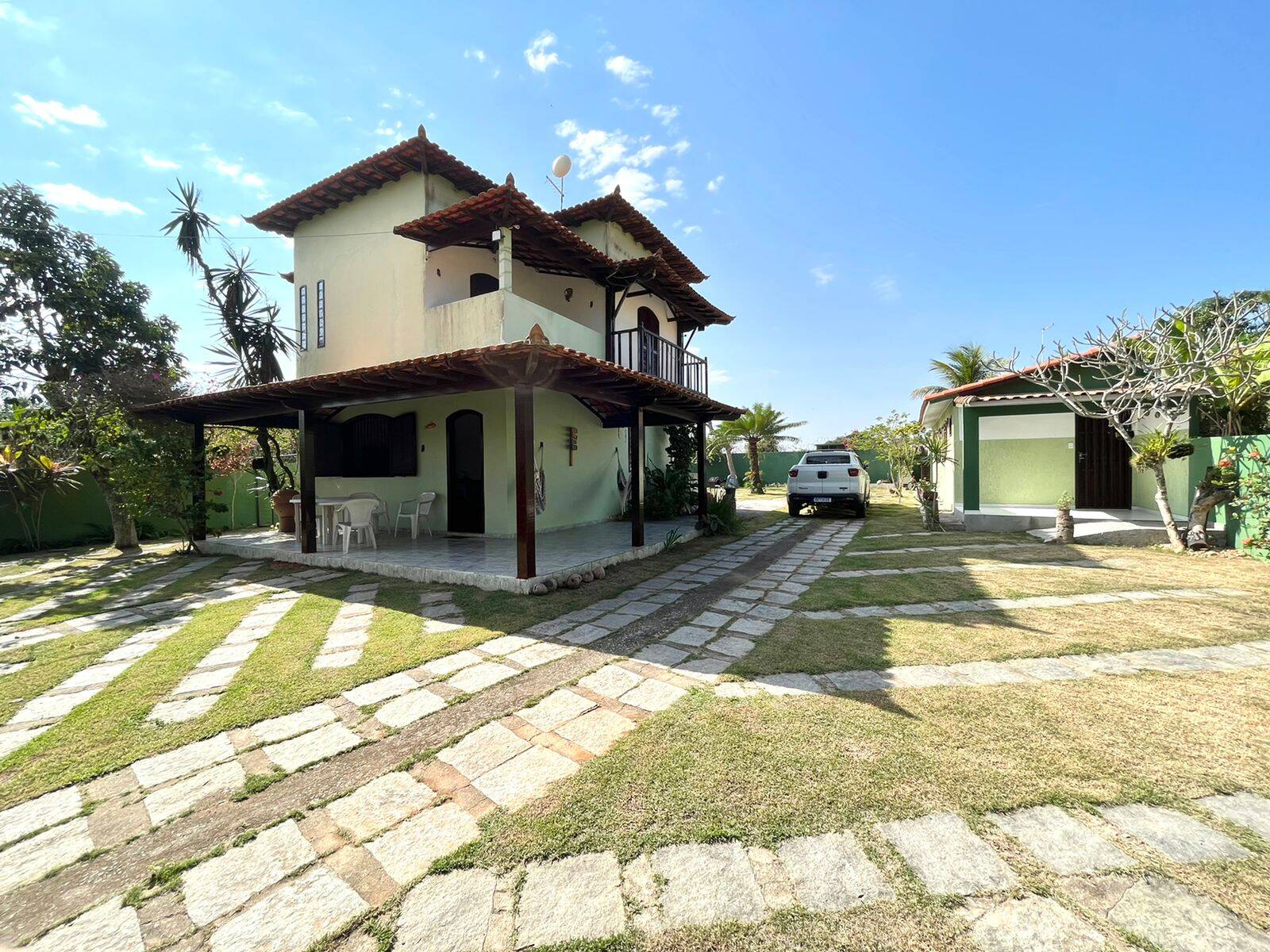 Casa à venda com 4 quartos, 600m² - Foto 1