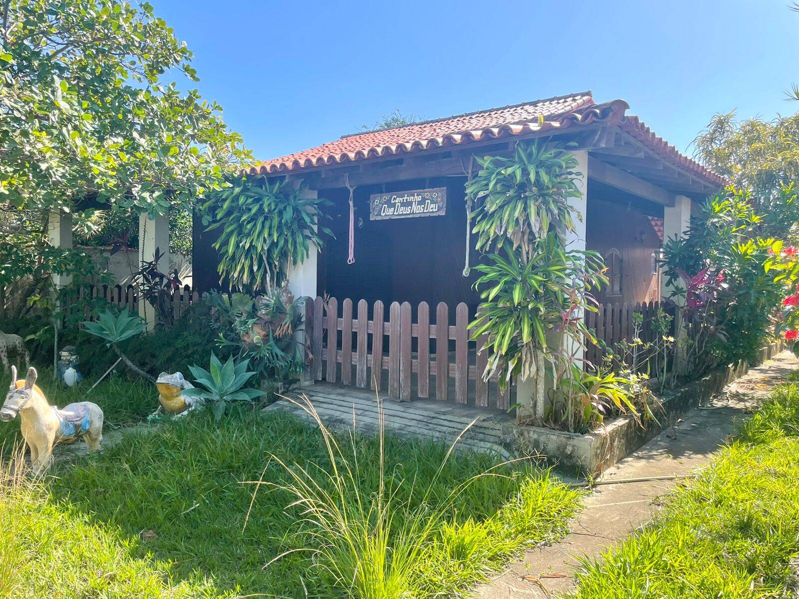 Ótima casa no centro de Praia Seca!