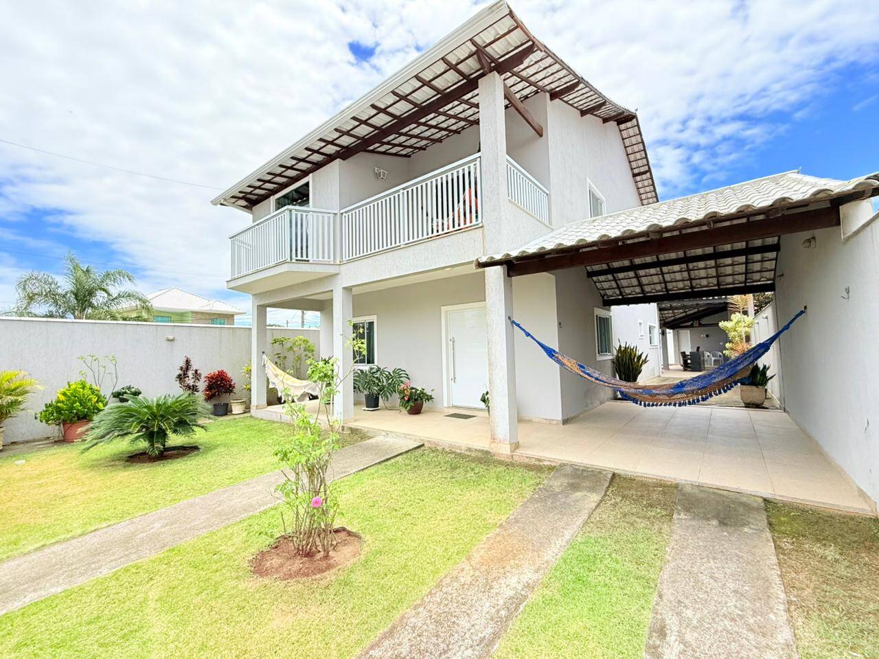 Belíssima casa com piscina em condomínio fechado em Praia Seca
