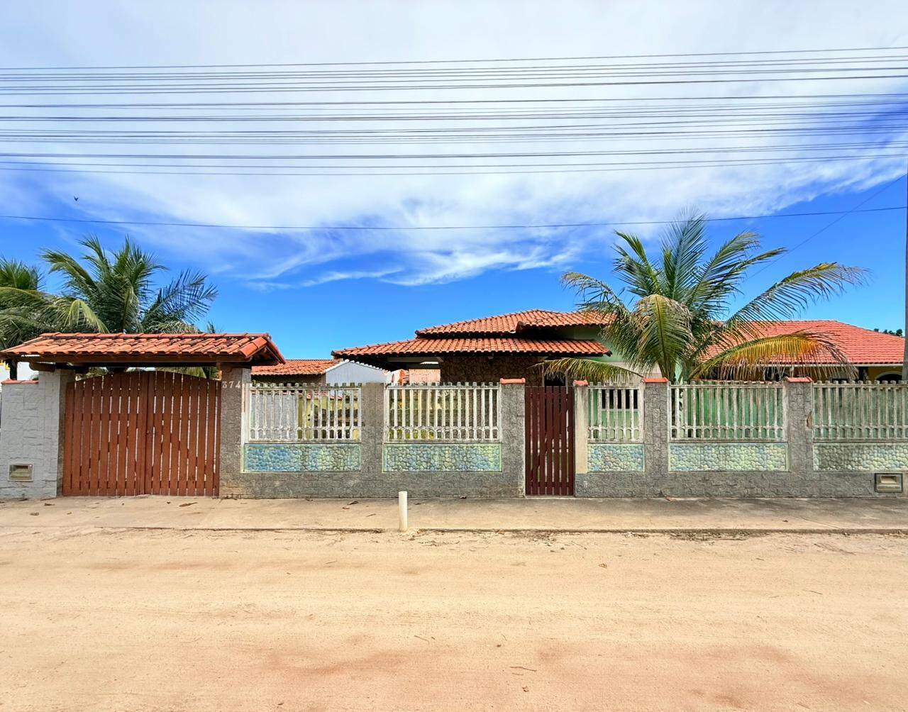 OPORTUNIDADE EM PRAIA SECA - Terreno com duas casas próxima ao mar