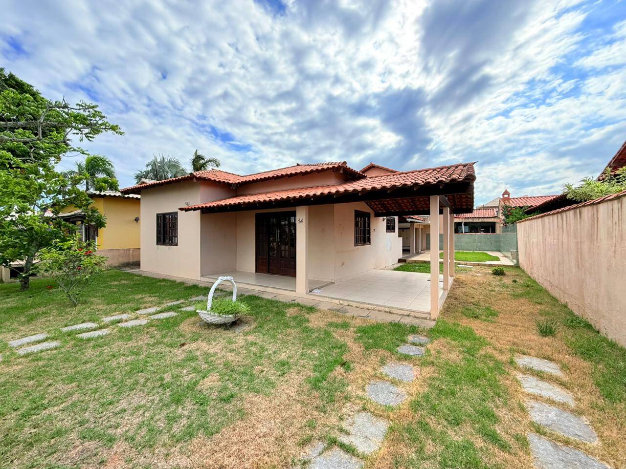 OPORTUNIDADE - Casa com 04 quartos em condomínio fechado em Praia Seca