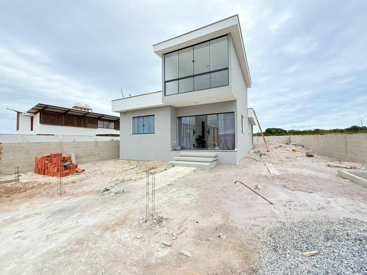 Ótima casa em condomínio com acesso privativo à lagoa em Arraial do Cabo
