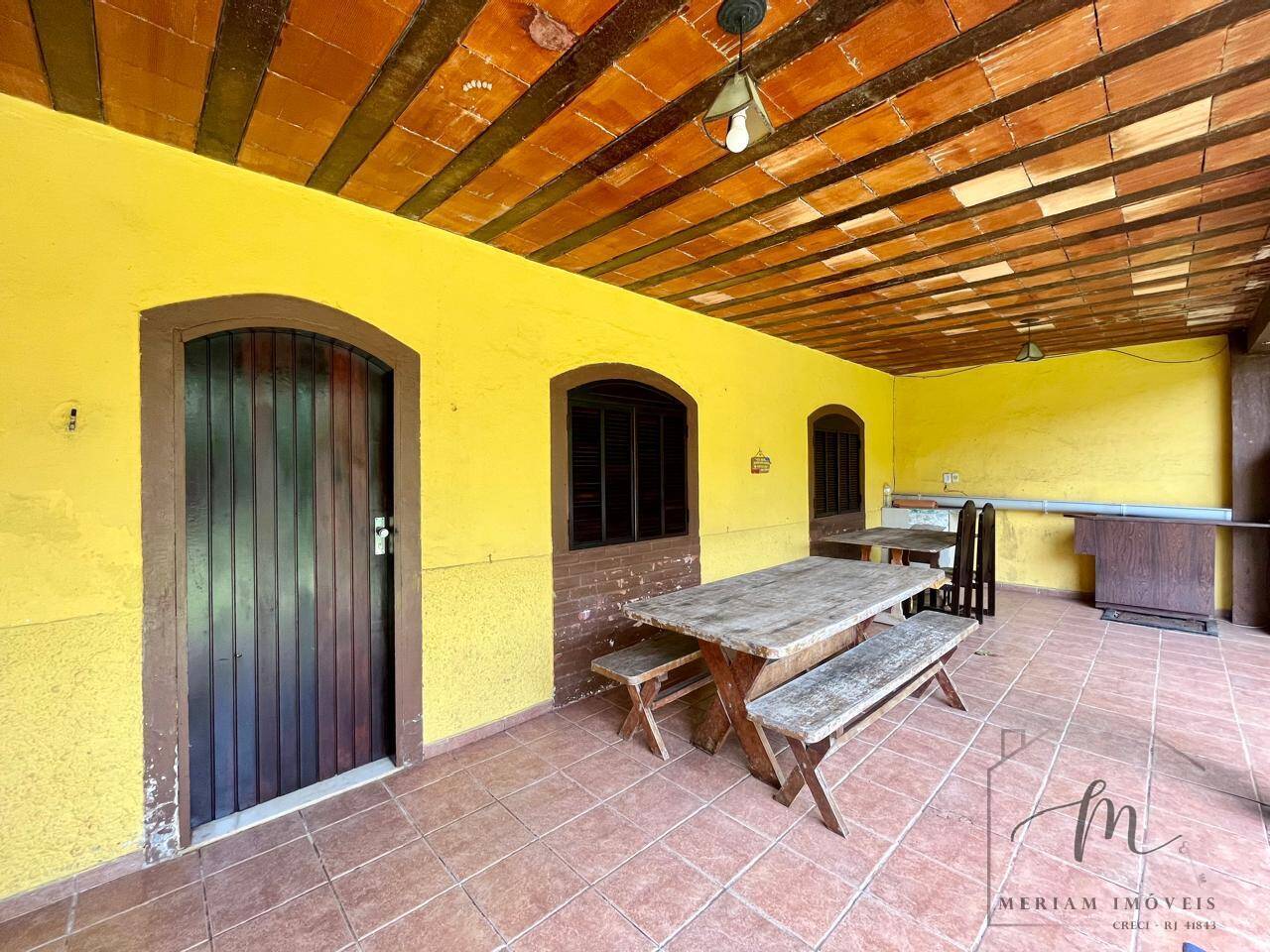 Casa à venda com 3 quartos, 360m² - Foto 4
