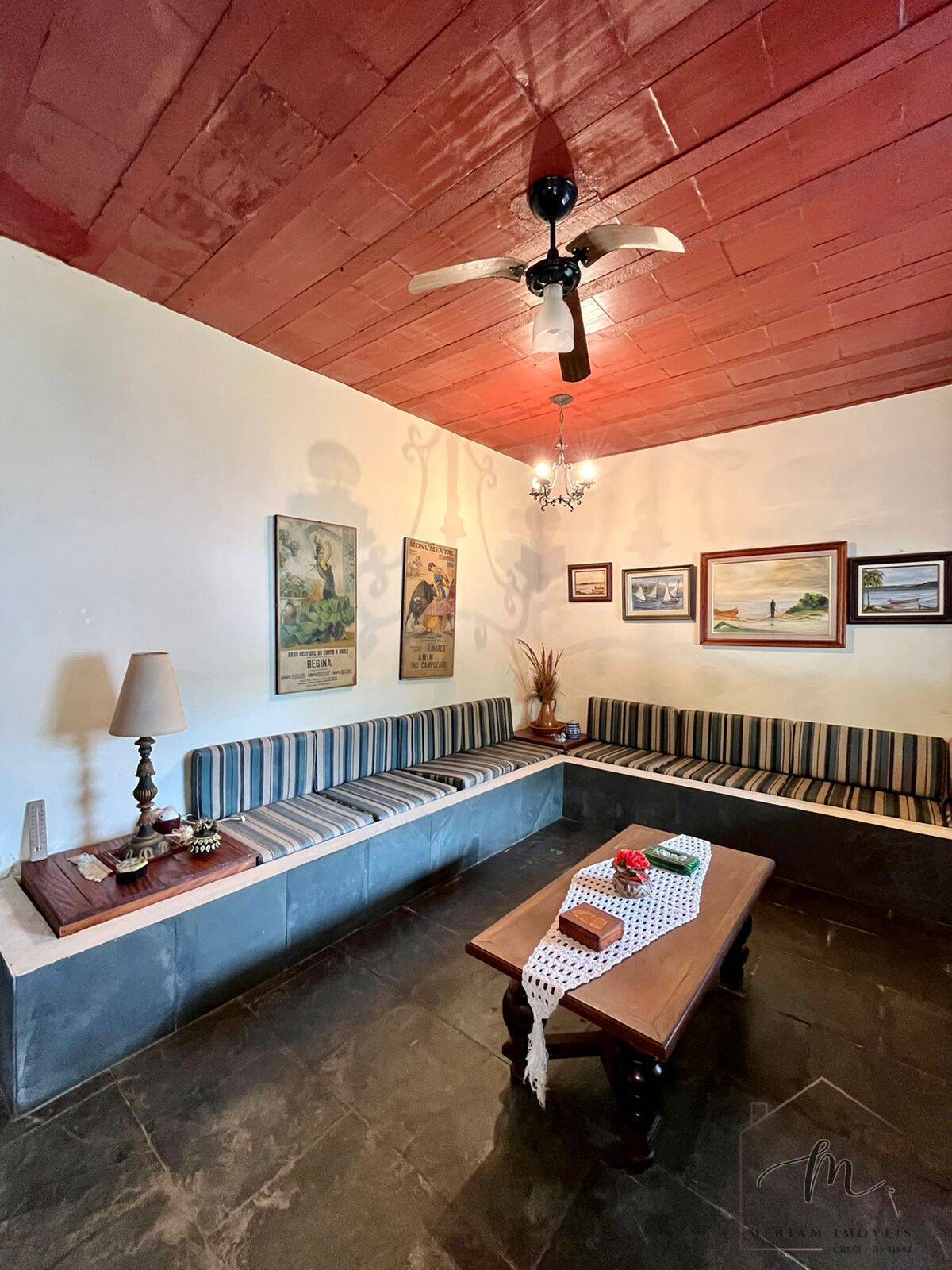 Casa à venda com 6 quartos, 140m² - Foto 10