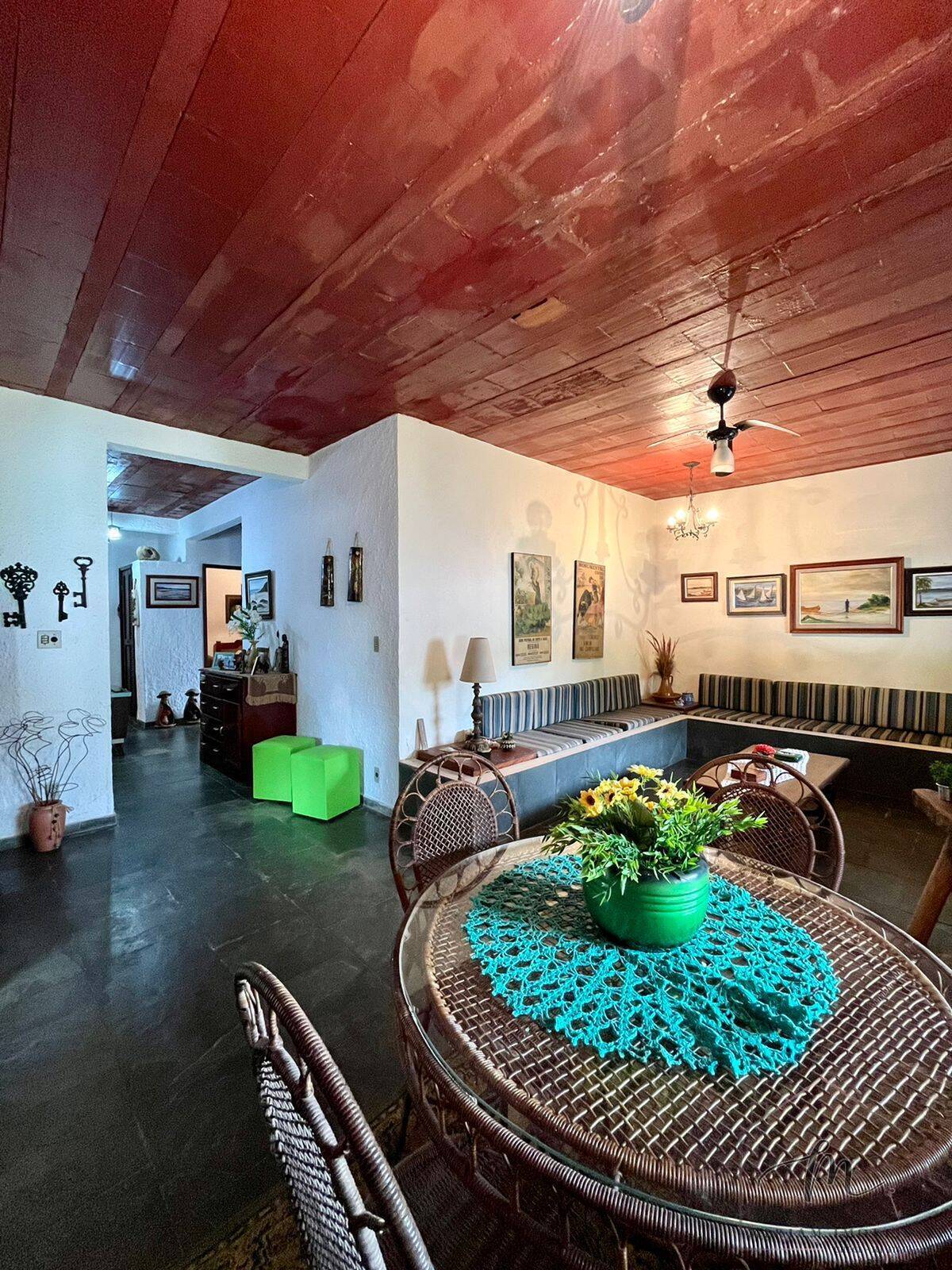 Casa à venda com 6 quartos, 140m² - Foto 6