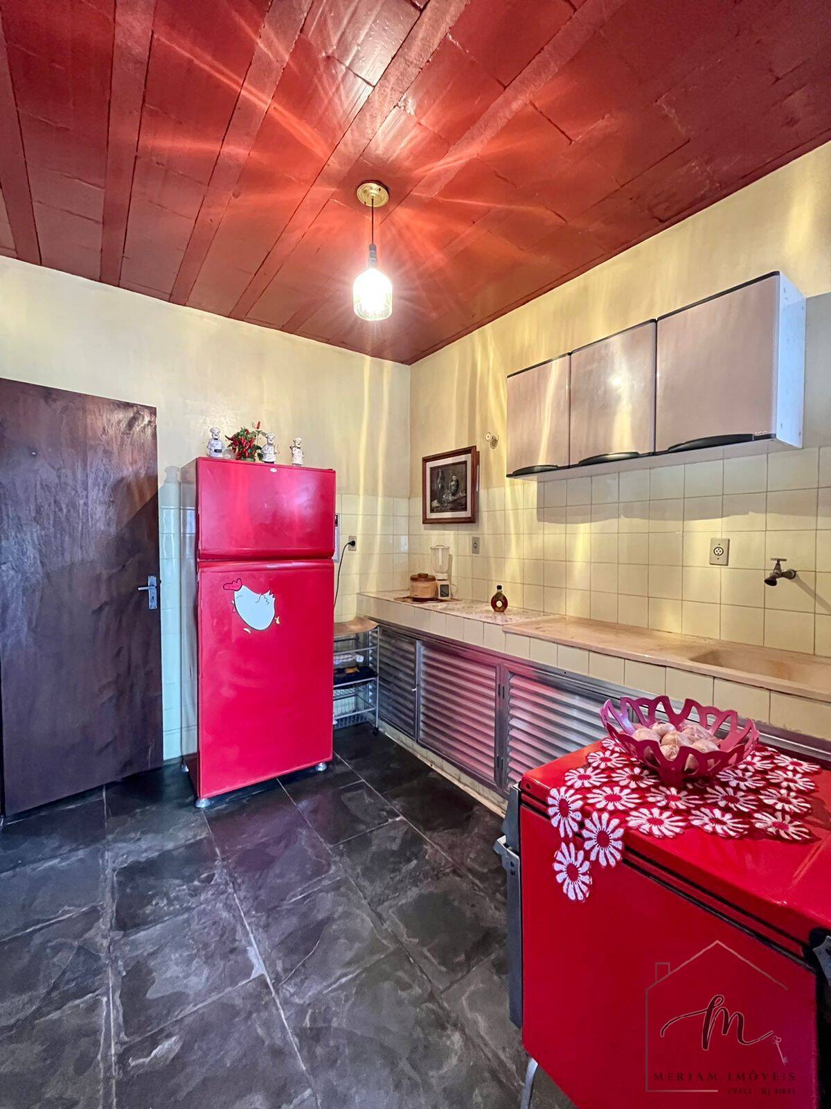 Casa à venda com 6 quartos, 140m² - Foto 12