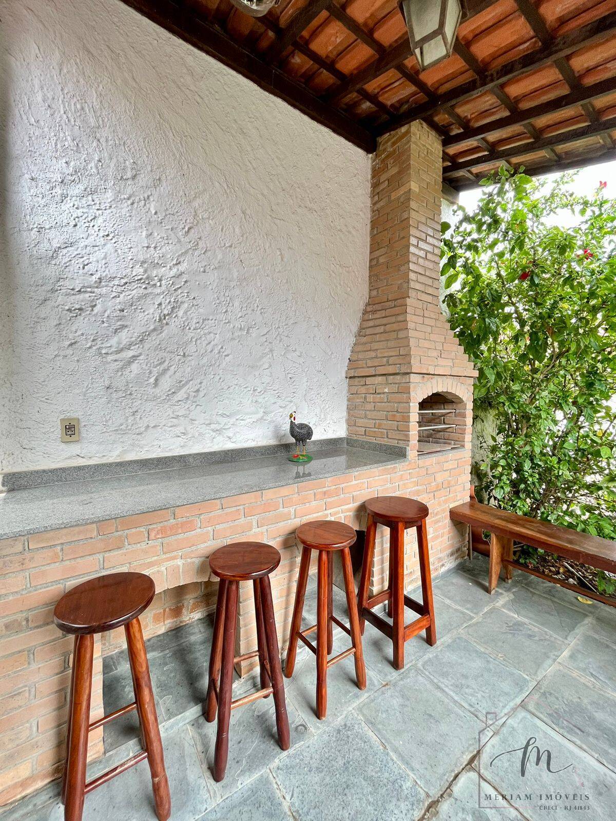 Casa à venda com 6 quartos, 140m² - Foto 28