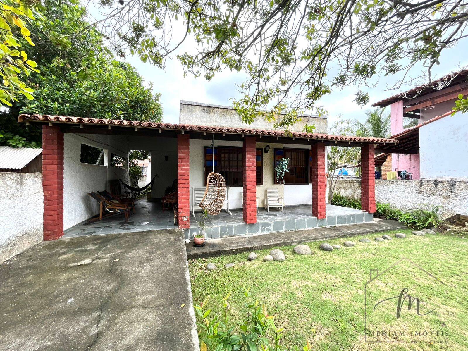 Casa à venda com 6 quartos, 140m² - Foto 2