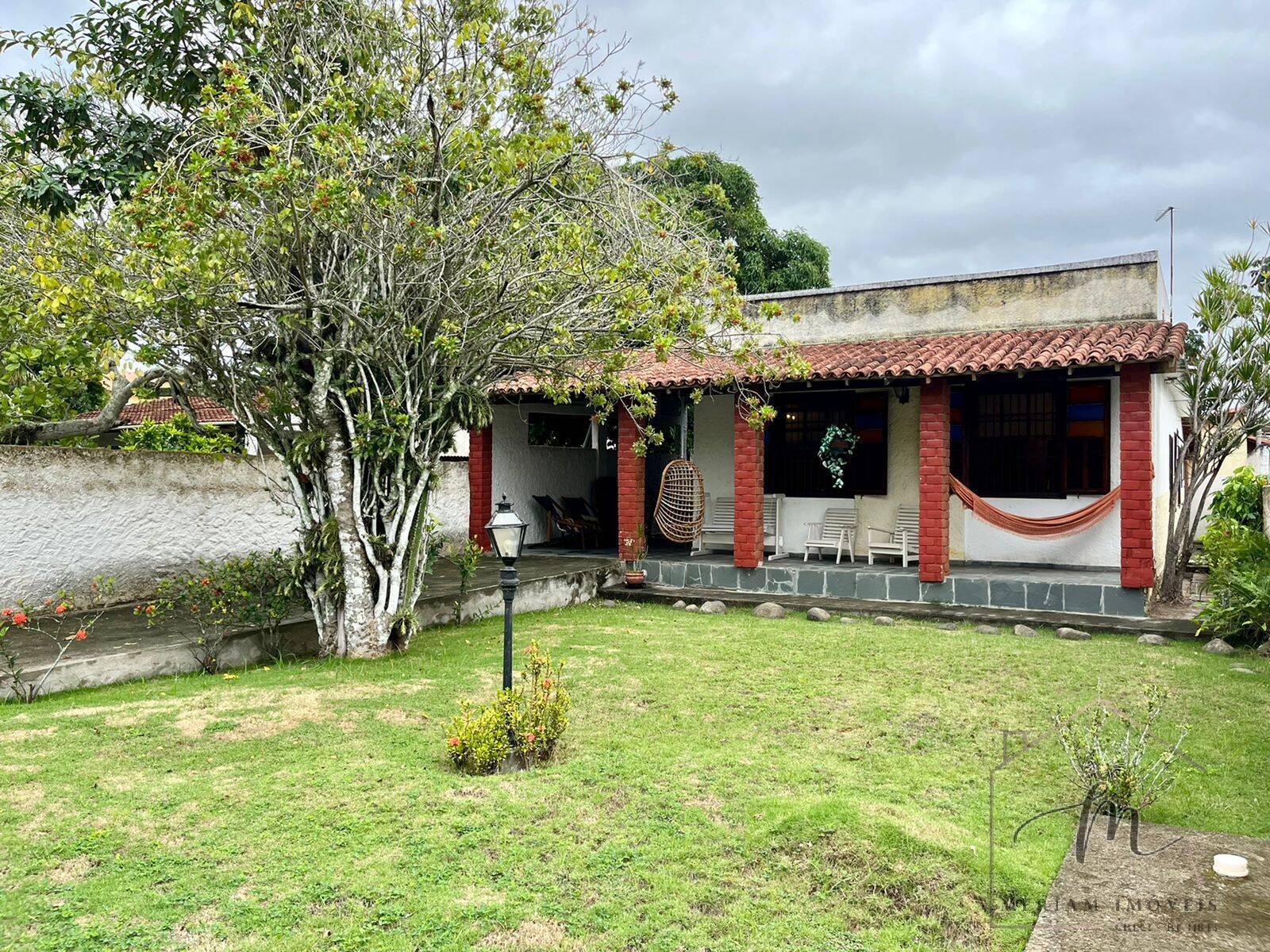 Casa à venda com 6 quartos, 140m² - Foto 1