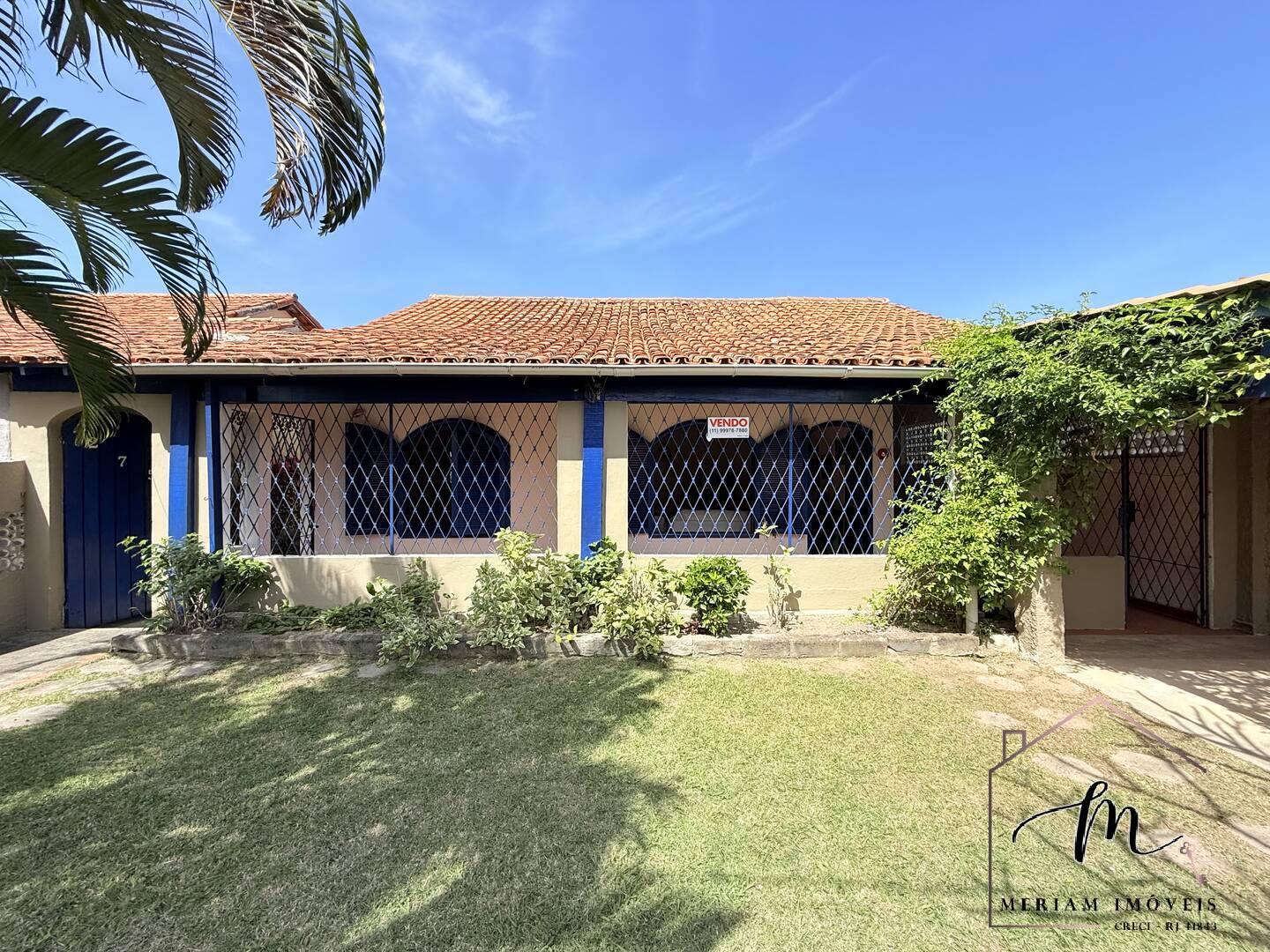 Casa à venda com 4 quartos, 203m² - Foto 1