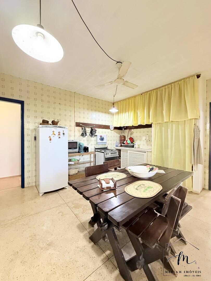 Casa à venda com 4 quartos, 203m² - Foto 12
