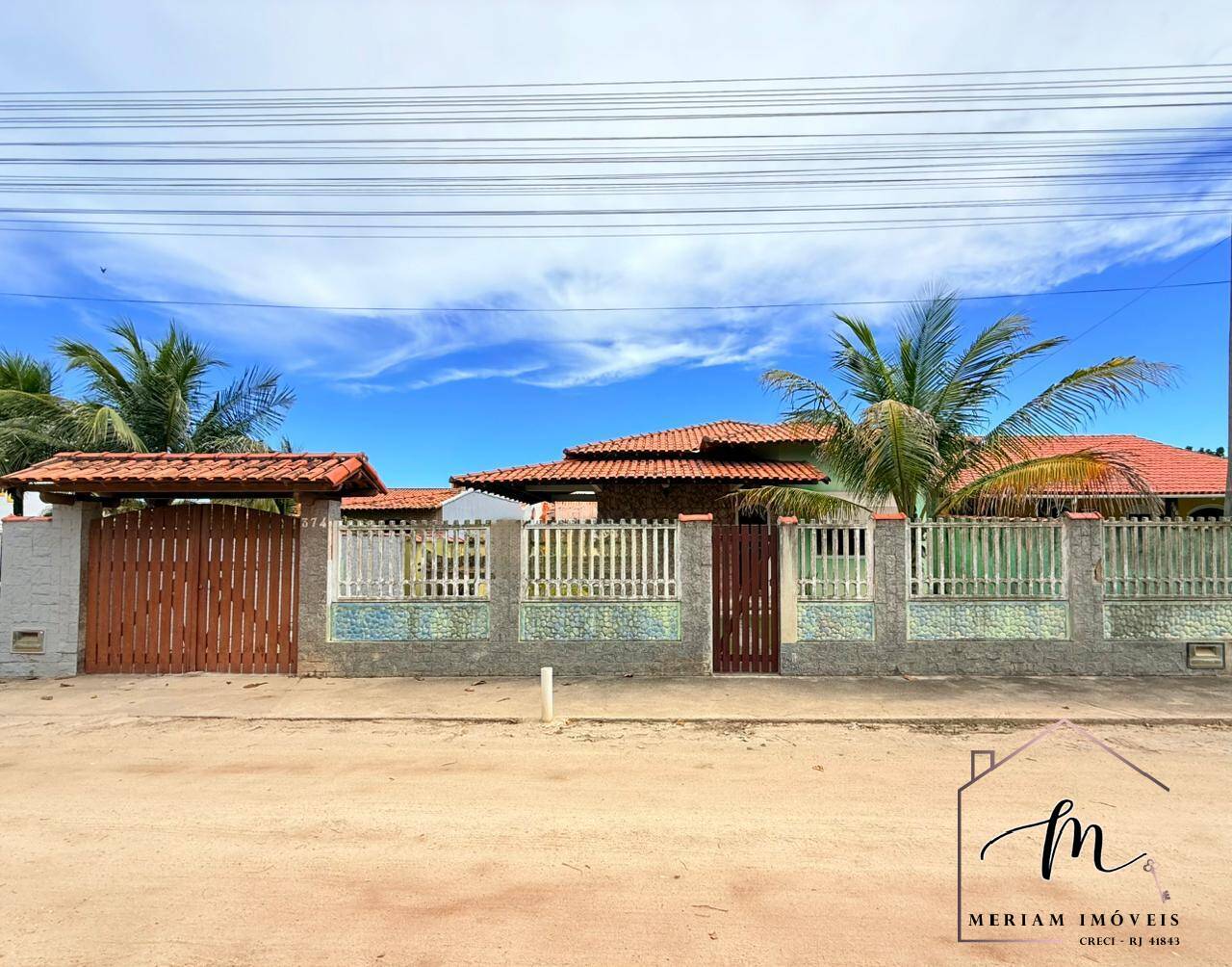 OPORTUNIDADE EM PRAIA SECA - Terreno com duas casas próxima ao mar