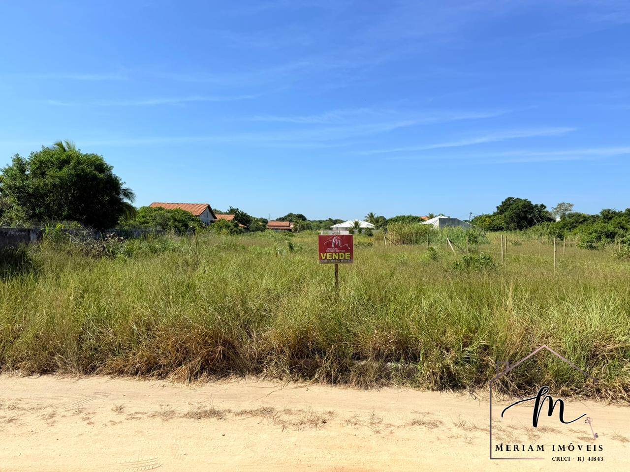 Ótimo terreno com 811,45m² no Balneário Praia Seca