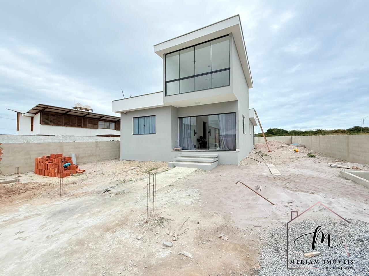Ótima casa em condomínio com acesso privativo à lagoa em Arraial do Cabo