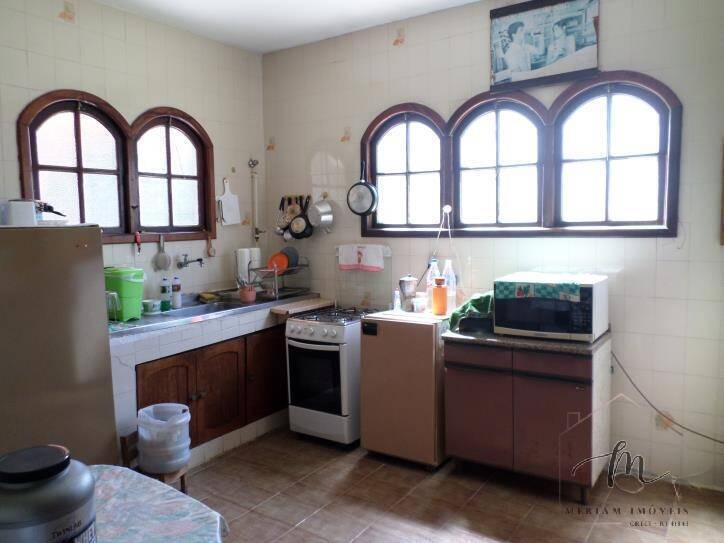 Casa à venda com 4 quartos, 165m² - Foto 3